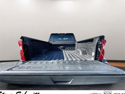 Certified 2022 Chevrolet Silverado 2500 LTZ w/ LTZ Plus Package image 25