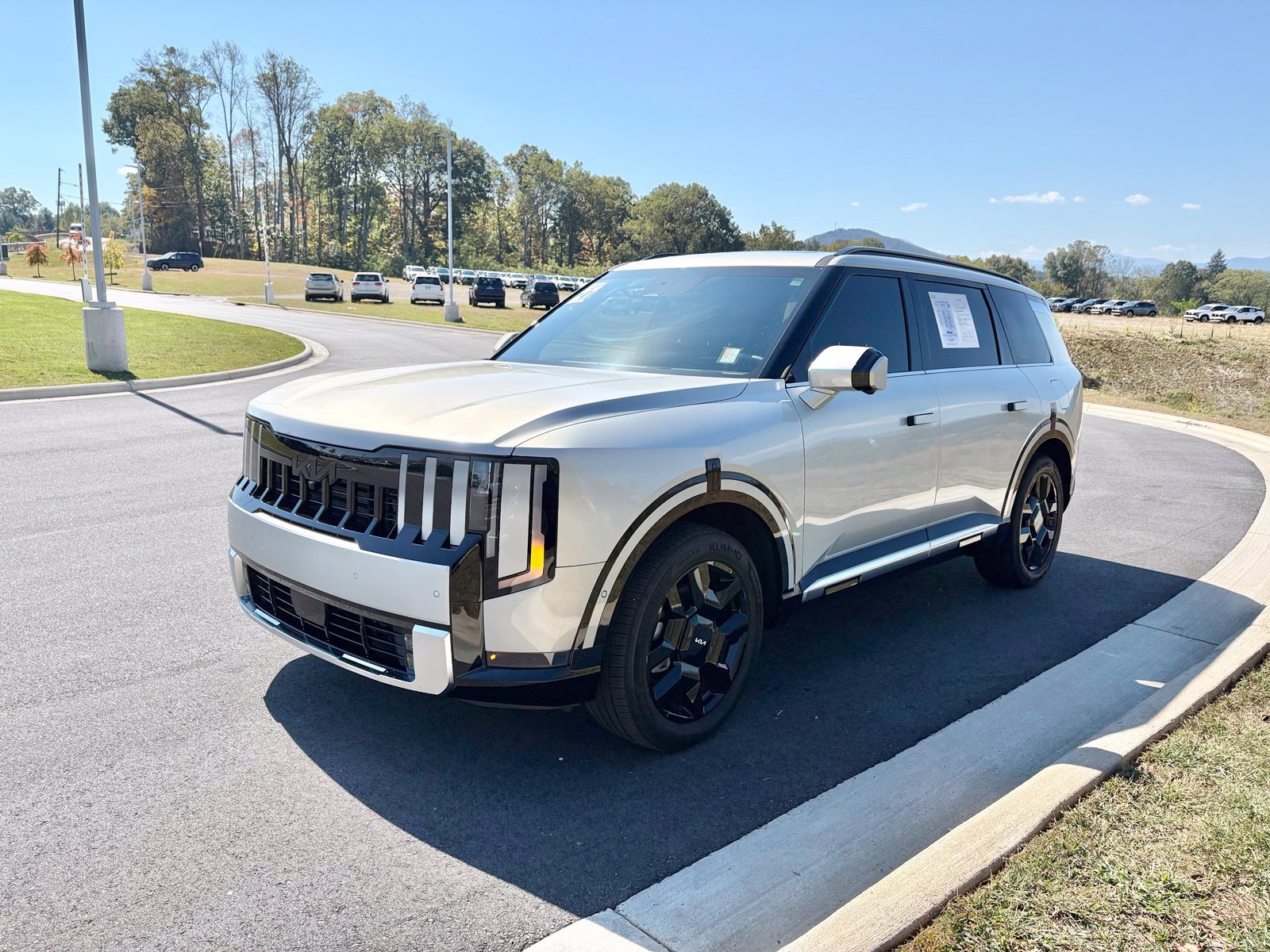 Used 2027 Kia Telluride SX Prestige w/ Towing Package AWD/4WD image 3