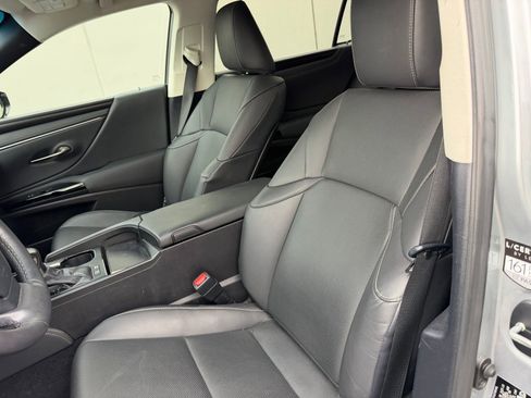 Used 2023 Lexus ES 300h 300h w/ Premium Package image 10