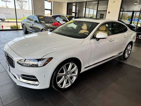 Used 2017 Volvo S90 T6 Inscription w/ Vision Package image 2