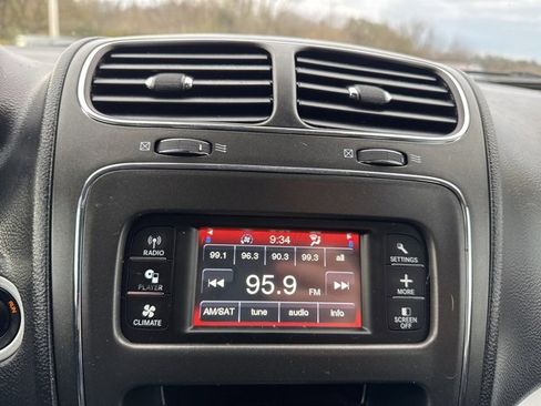 Used 2018 Dodge Journey SE w/ Connectivity Group image 17