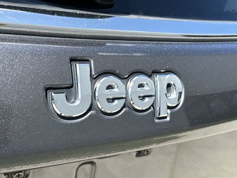 Used 2020 Jeep Compass Latitude FWD image 16