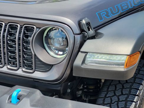 Used 2024 Jeep Wrangler Unlimited Rubicon 4xe AWD/4WD image 7