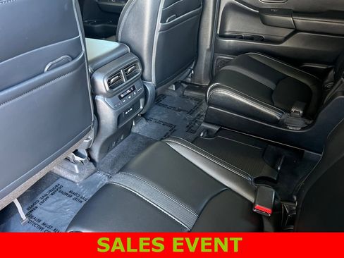 Used 2024 Honda Pilot Touring image 12