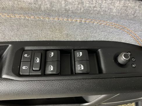 Used 2022 Jeep Compass Sport image 28