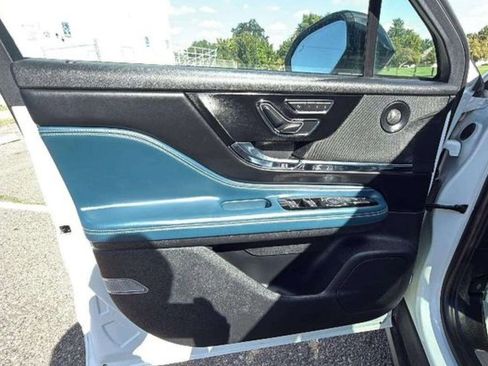 Used 2021 Lincoln Corsair Reserve w/ Sport Package image 17