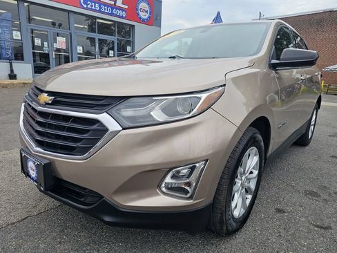 Used 2019 Chevrolet Equinox LS w/ LS Convenience Package FWD image 1