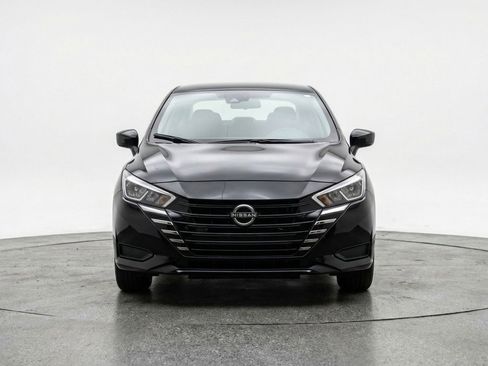 Used 2025 Nissan Versa SV FWD image 2