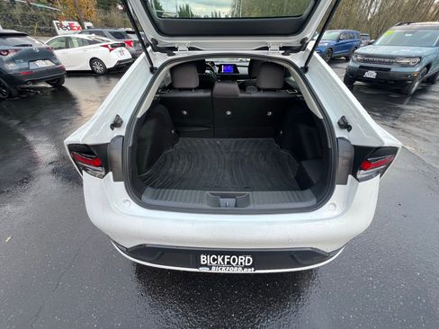 Used 2023 Toyota Prius LE image 6