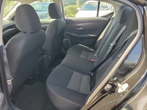 Used 2022 Nissan Sentra SV w/ Lighting Package FWD image 10