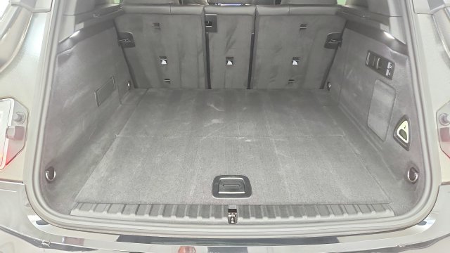 Used 2024 BMW iX xDrive50 w/ Sport Package AWD/4WD image 29