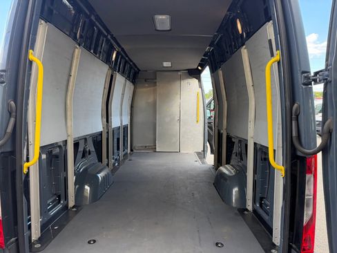 Used 2019 Mercedes-Benz Sprinter 170 image 16