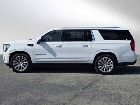 Used 2024 GMC Yukon XL Denali w/ Advanced Technology Package AWD/4WD image 6
