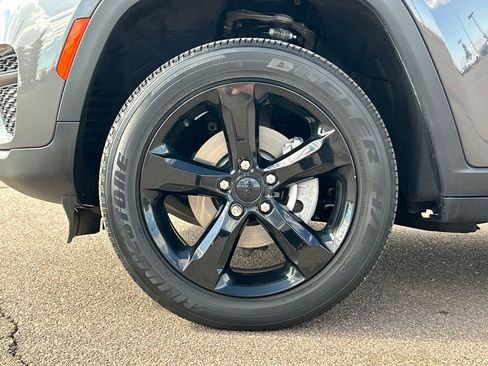 Used 2023 Jeep Grand Cherokee Altitude image 27