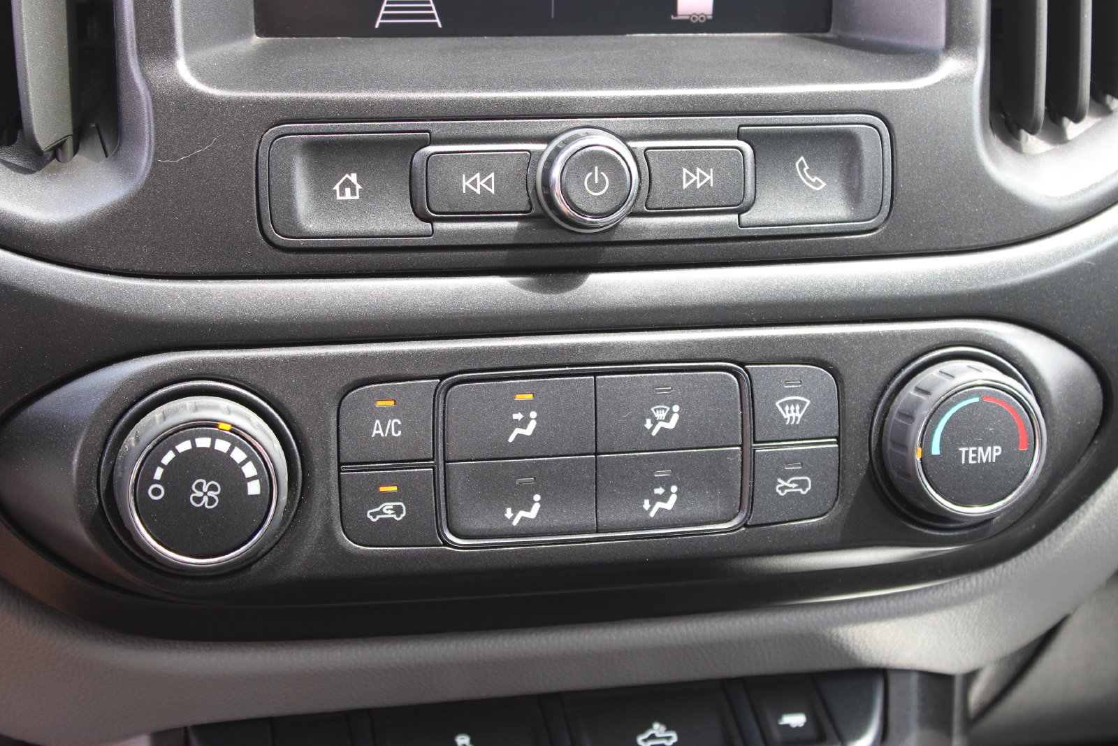 Used 2022 Chevrolet Colorado W/T AWD/4WD image 16