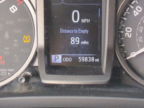 Used 2023 Toyota Tacoma TRD Off-Road image 11