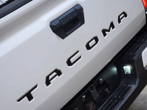 Used 2024 Toyota Tacoma TRD Off-Road AWD/4WD image 25