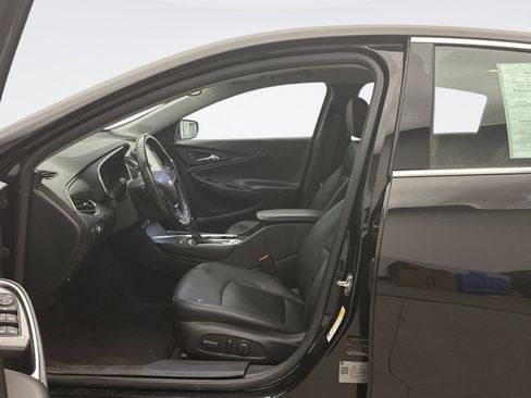 Used 2019 Chevrolet Malibu LT w/ Leather Package image 8