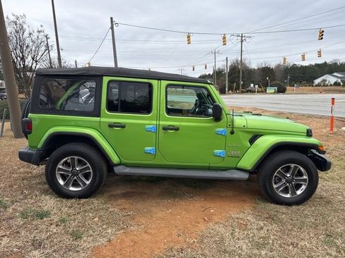 Used 2019 Jeep Wrangler Unlimited Sahara image 8
