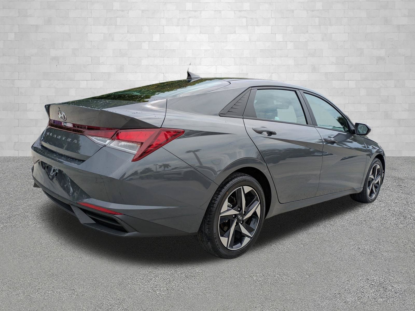 Certified 2023 Hyundai Elantra SEL w/ Convenience Package FWD image 2