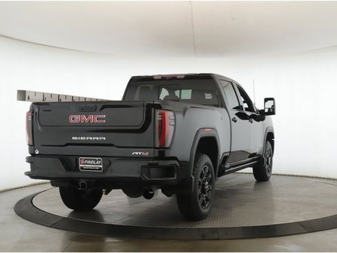 Used 2024 GMC Sierra 2500 AT4 w/ AT4 Premium Plus Package image 7