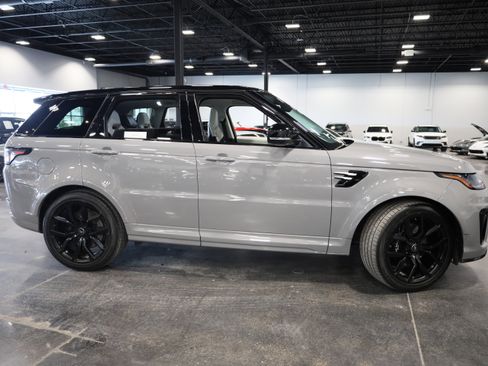 Used 2022 Land Rover Range Rover Sport SVR image 8