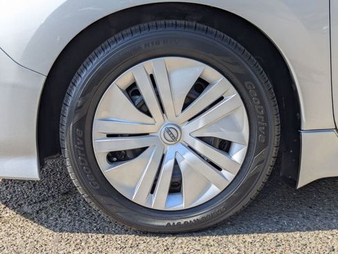 Used 2023 Nissan Leaf S image 9