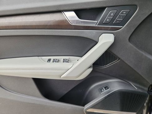 Used 2018 Audi Q5 Prestige w/ Prestige Package image 23