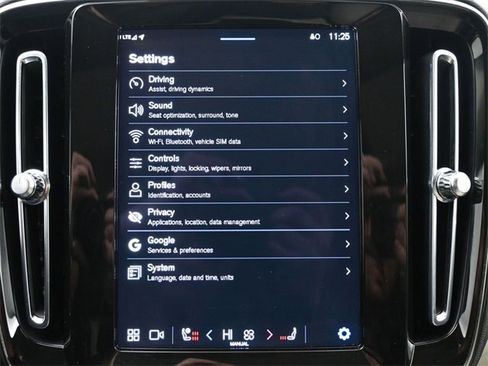 Used 2023 Volvo XC40 B5 Ultimate w/ Protection Package Premier image 20