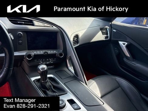 Used 2019 Chevrolet Corvette Stingray Convertible w/ Carbon Flash Badge Package image 11