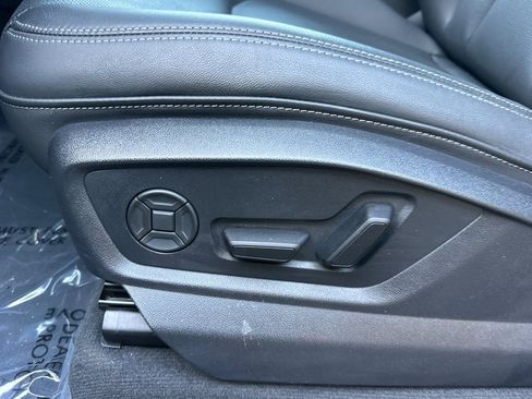 Used 2025 Audi Q8 Premium Plus w/ Premium Plus Package image 14