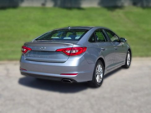 Used 2016 Hyundai Sonata SE w/ Cargo Package FWD image 5