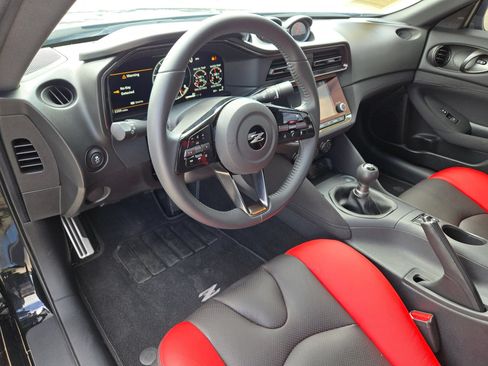Used 2025 Nissan Z Sport w/ Floor Mat Package RWD image 11