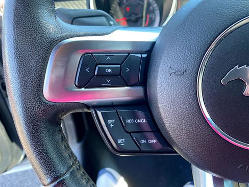 Used 2017 Ford Mustang Coupe image 14