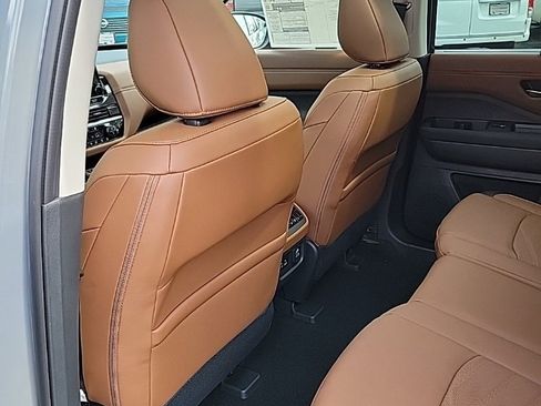 Certified 2025 Nissan Pathfinder Platinum w/ Cargo Package image 28