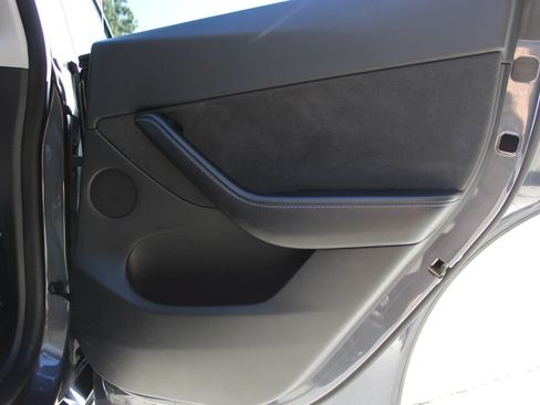 Used 2022 Tesla Model Y Performance AWD/4WD image 11