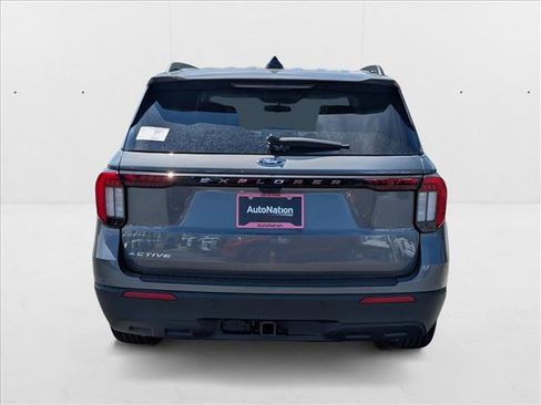 New 2025 Ford Explorer Active image 7