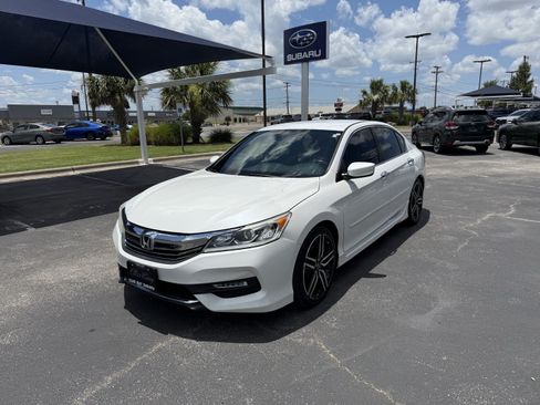 Used 2016 Honda Accord Sport image 3