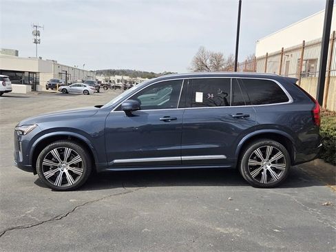 Certified 2025 Volvo XC90 B6 Plus image 2
