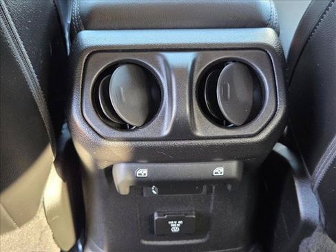 Used 2019 Jeep Wrangler Unlimited Sahara AWD/4WD image 23