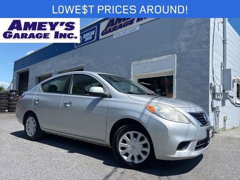 Used 2012 Nissan Versa SV FWD image 1