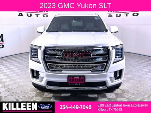Used 2023 GMC Yukon SLT w/ SLT Luxury Package image 2