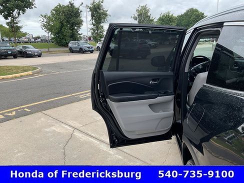 Used 2016 Honda Pilot Touring image 16