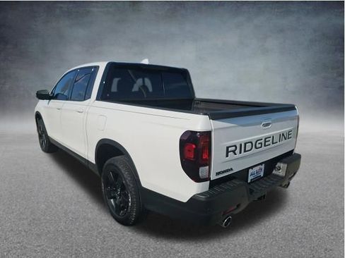 Used 2025 Honda Ridgeline Black Edition image 5