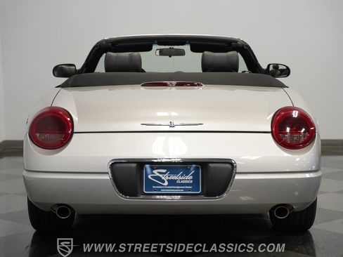 Used 2004 Ford Thunderbird image 31