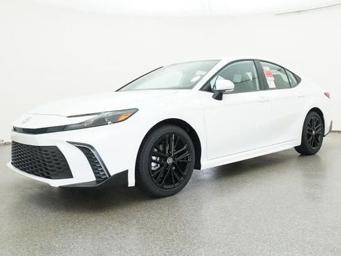 New 2026 Toyota Camry SE image 17