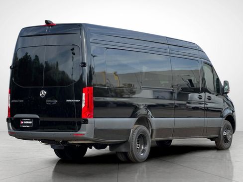 Used 2024 Mercedes-Benz Sprinter 3500 image 2