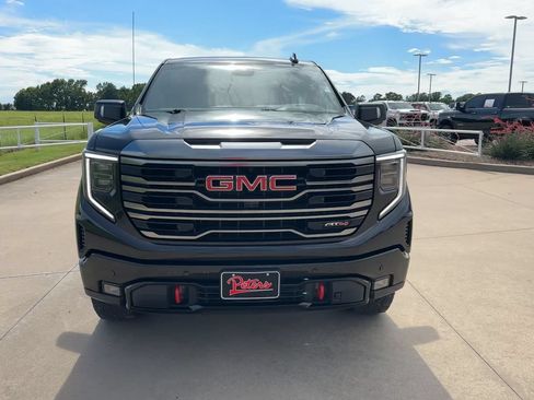 Used 2024 GMC Sierra 1500 AT4 w/ AT4 Preferred Package AWD/4WD image 4
