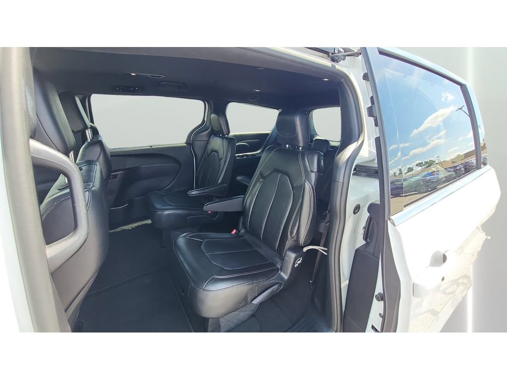 Used 2025 Chrysler Pacifica Select FWD image 23