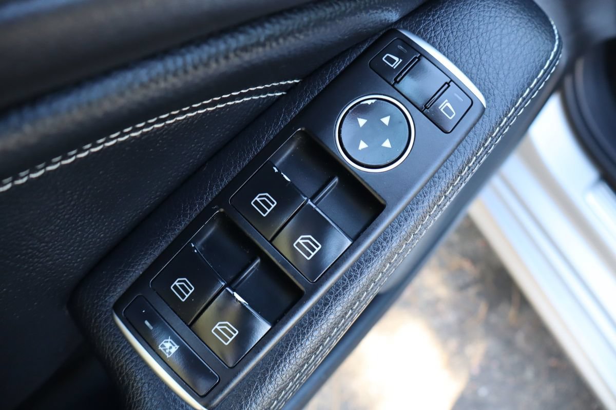 Used 2018 Mercedes-Benz CLA 250 4MATIC image 27